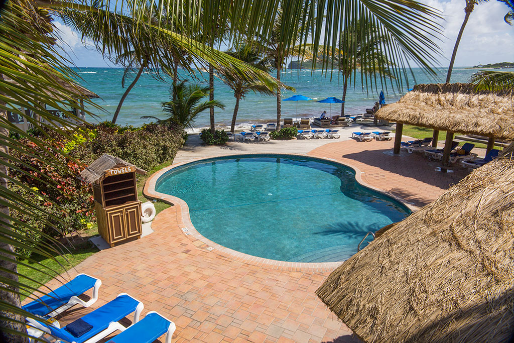 tiki-pool