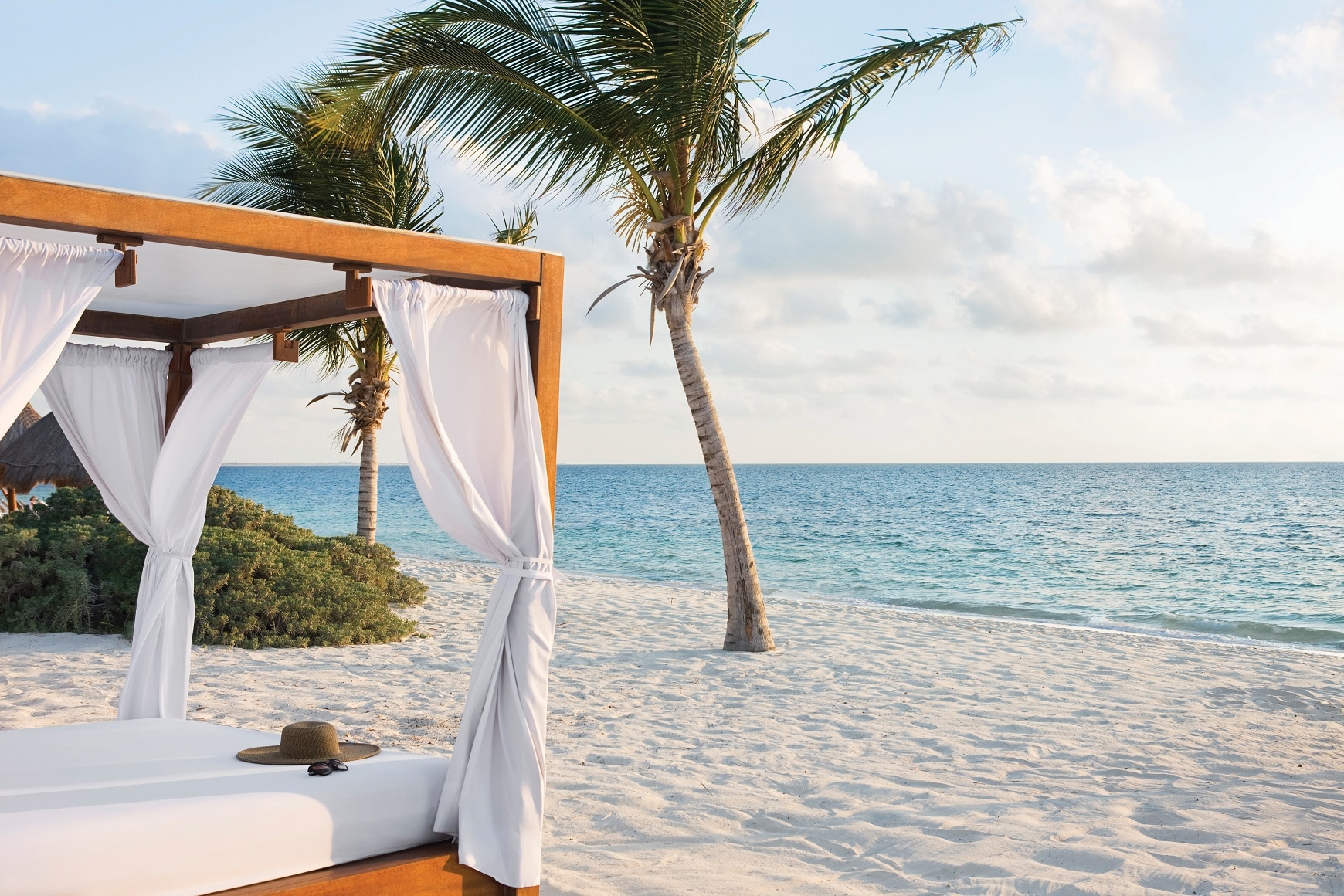 excellence-laya-mujeres-excellence_club_beach_03_hr