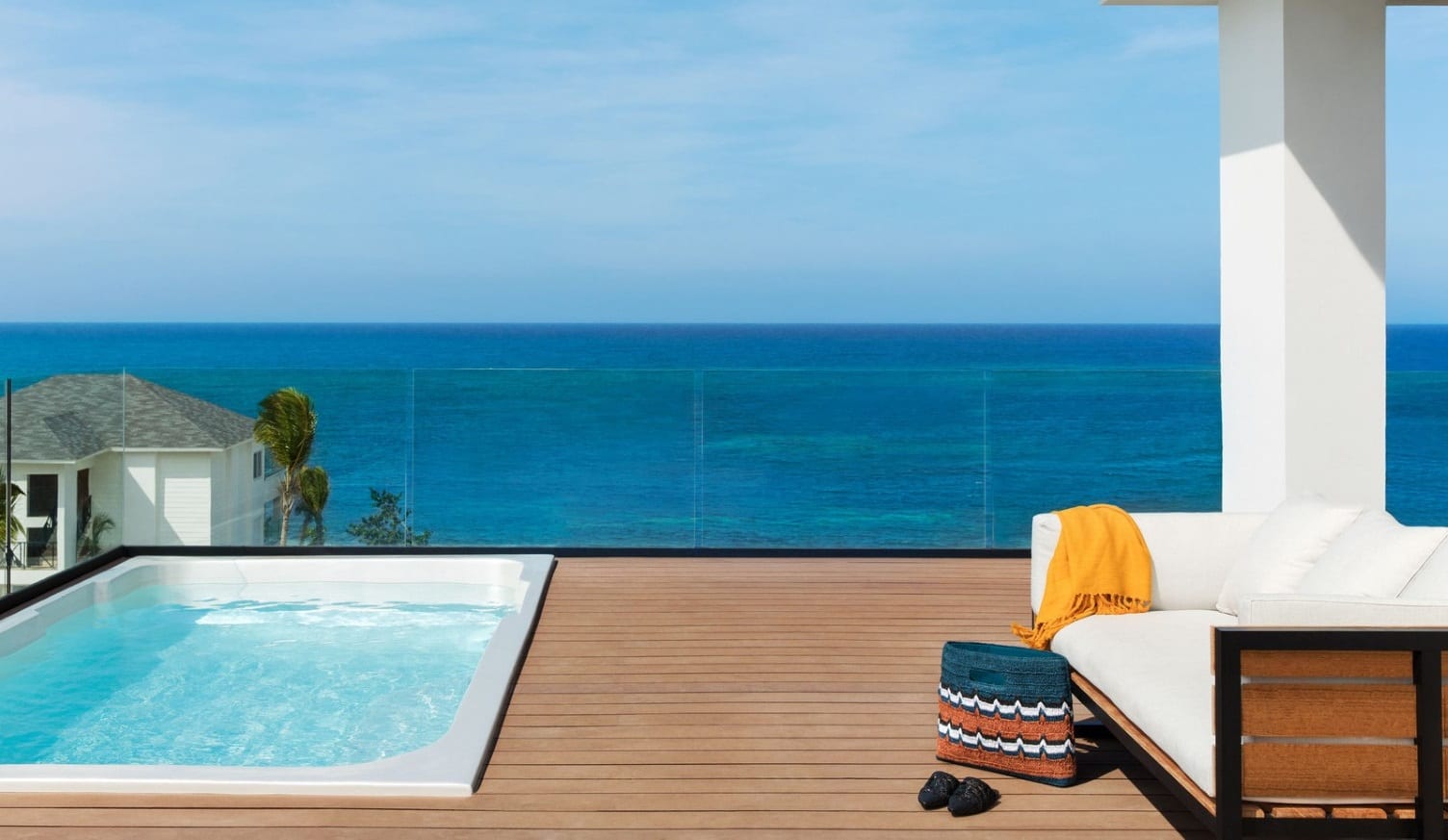 excellence-oyster-bay-_imperial_suite_rooftop_terrace_with_plunge_pool_ocean_front