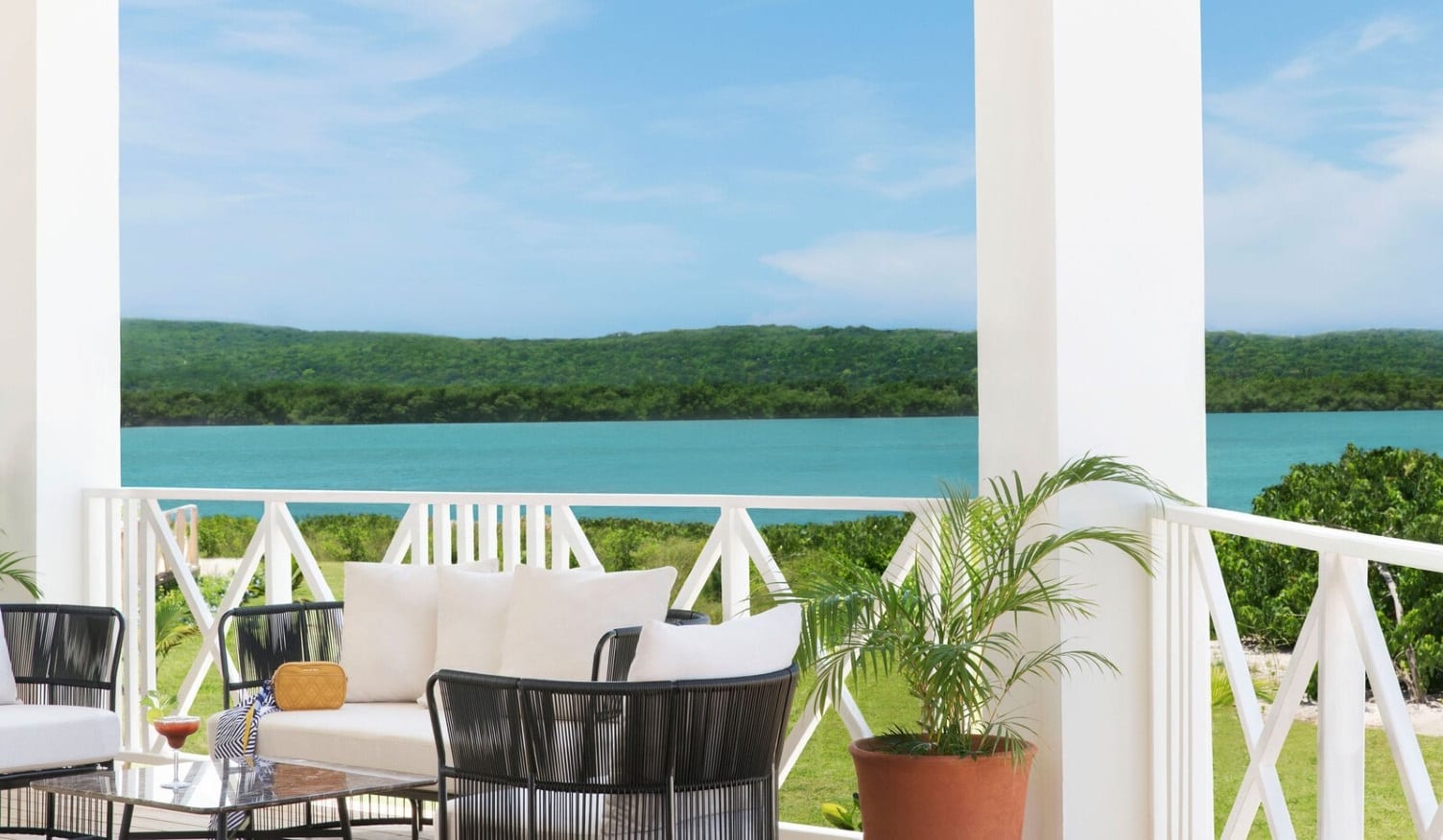 excellence-oyster-bay-excellence-club-bar