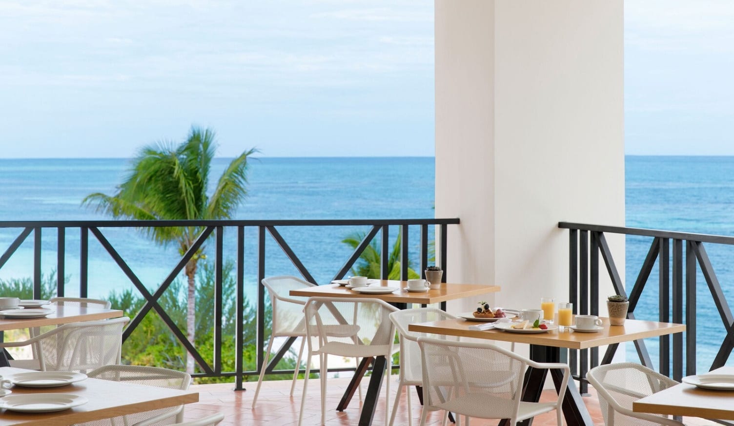 excellence-oyster-bay-kitchen-table