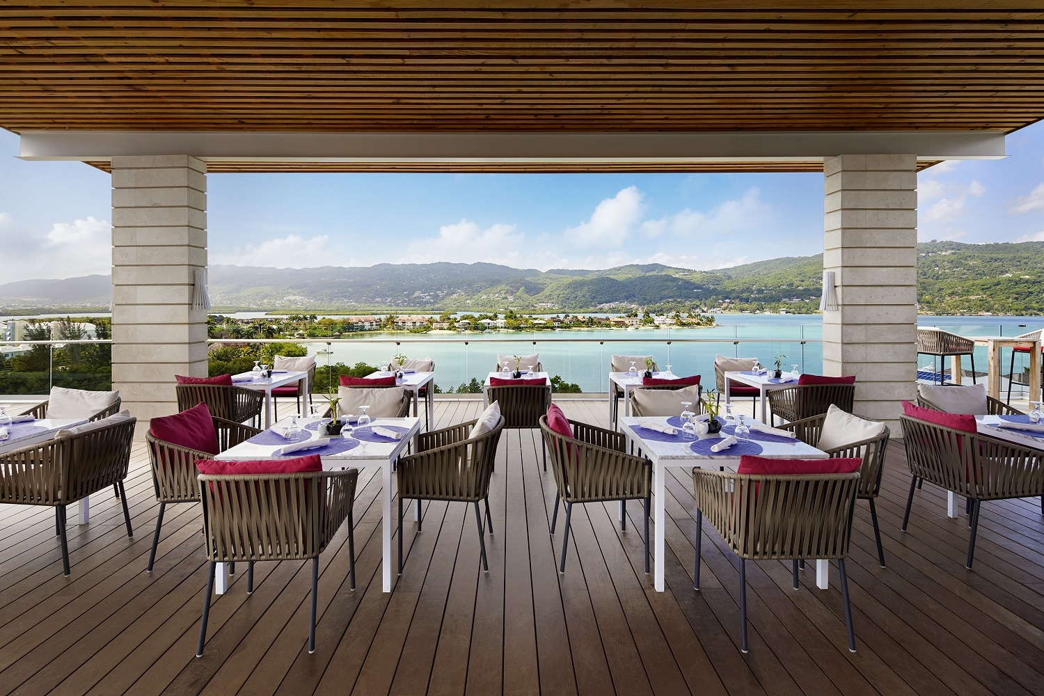 breathless-montego-bay-altitude_restaurant_rs