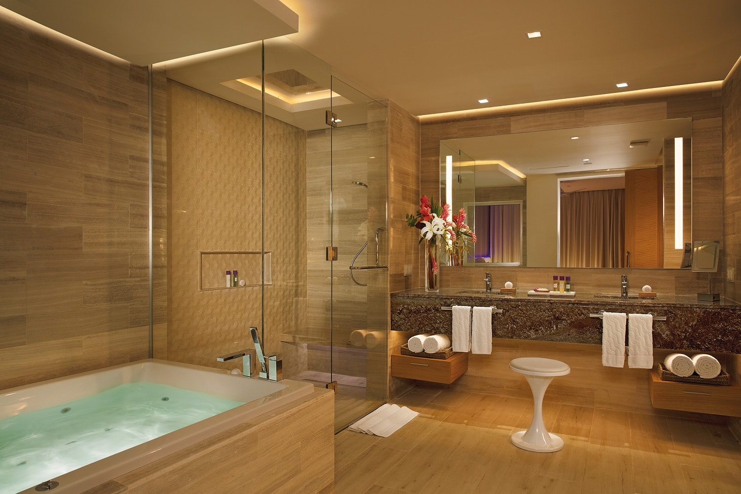breathless-montego-bay-masterst_bathroom_1a