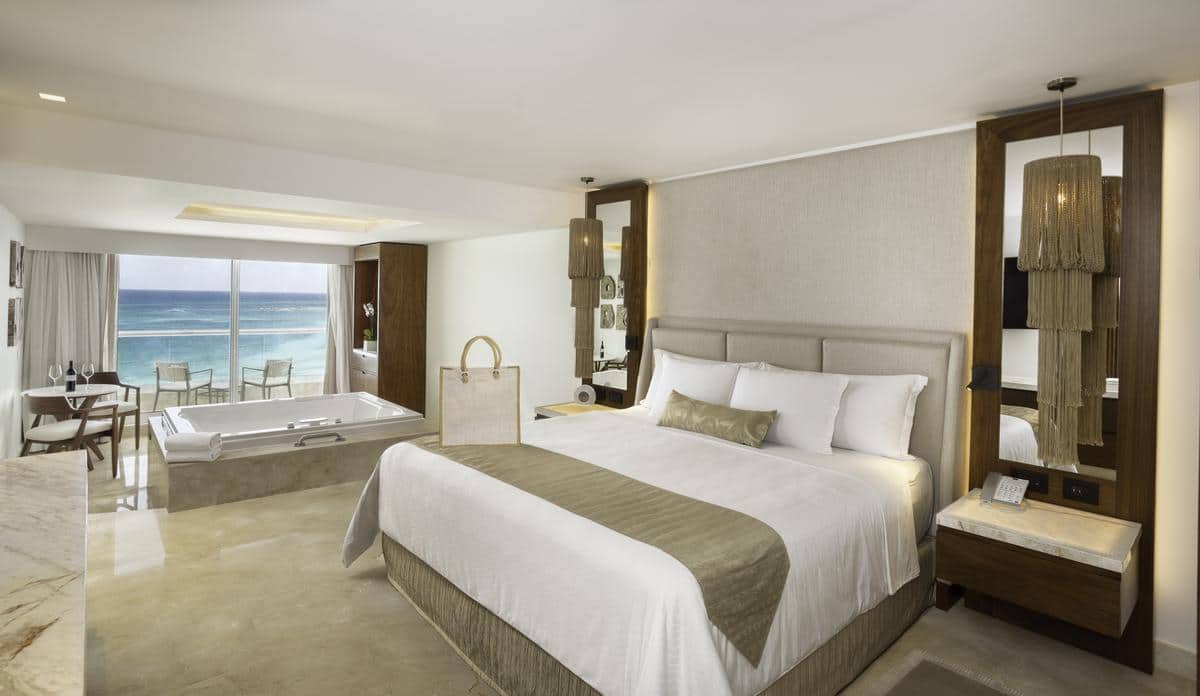 sun-palace_honeymoon-suite