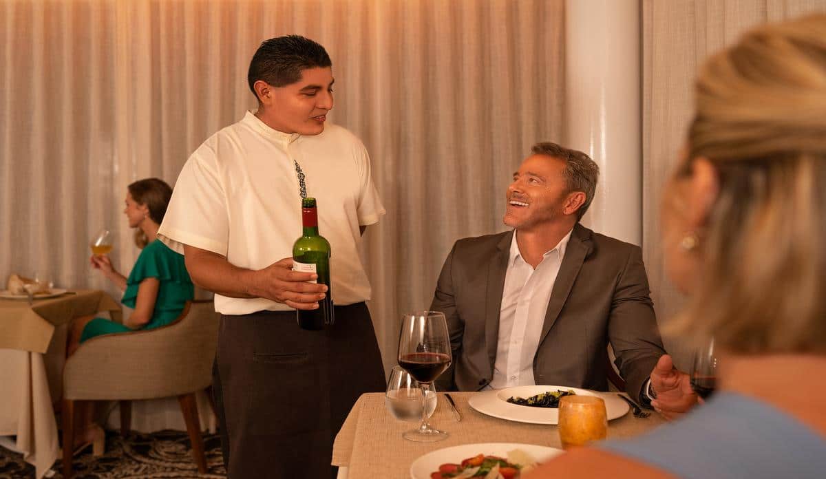 sun-palace_la_tratto_dining_wine