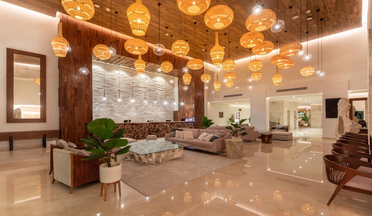 sun-palace_lobby-01