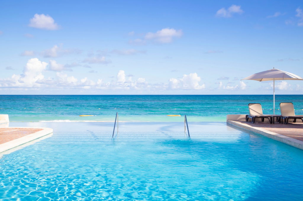 pineapple_beach_club_antigua_infinity_pool