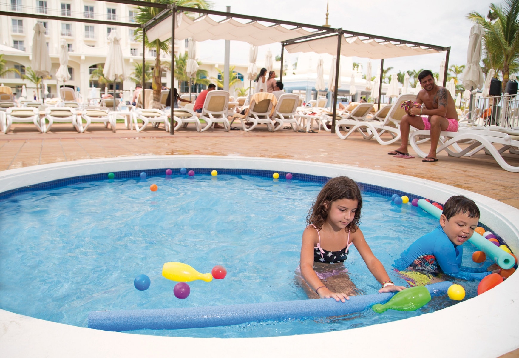 riu-palace-aruba-kids-pool