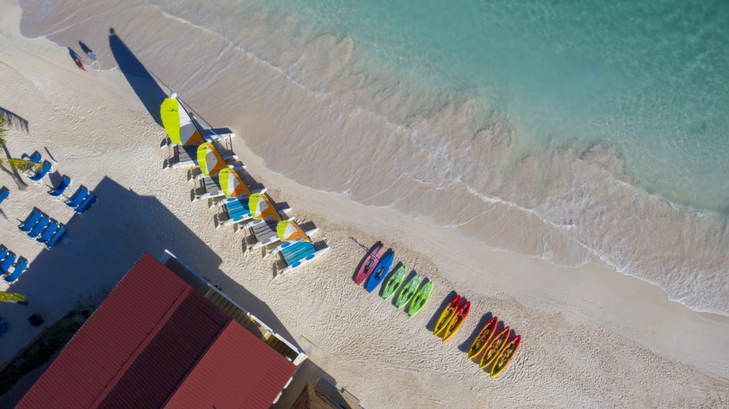 pineapple-beach-watersports