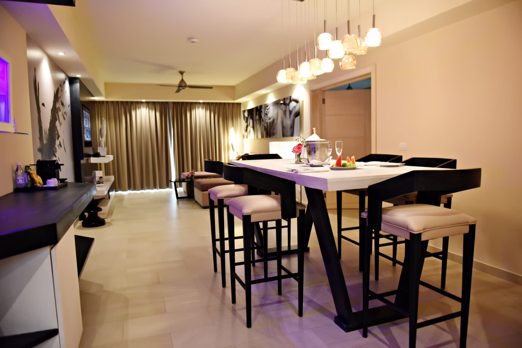 royalton-chic-punta-cana-luxury-presidential-ocean-front-terrace-one-bedroom-suite-diamond-club