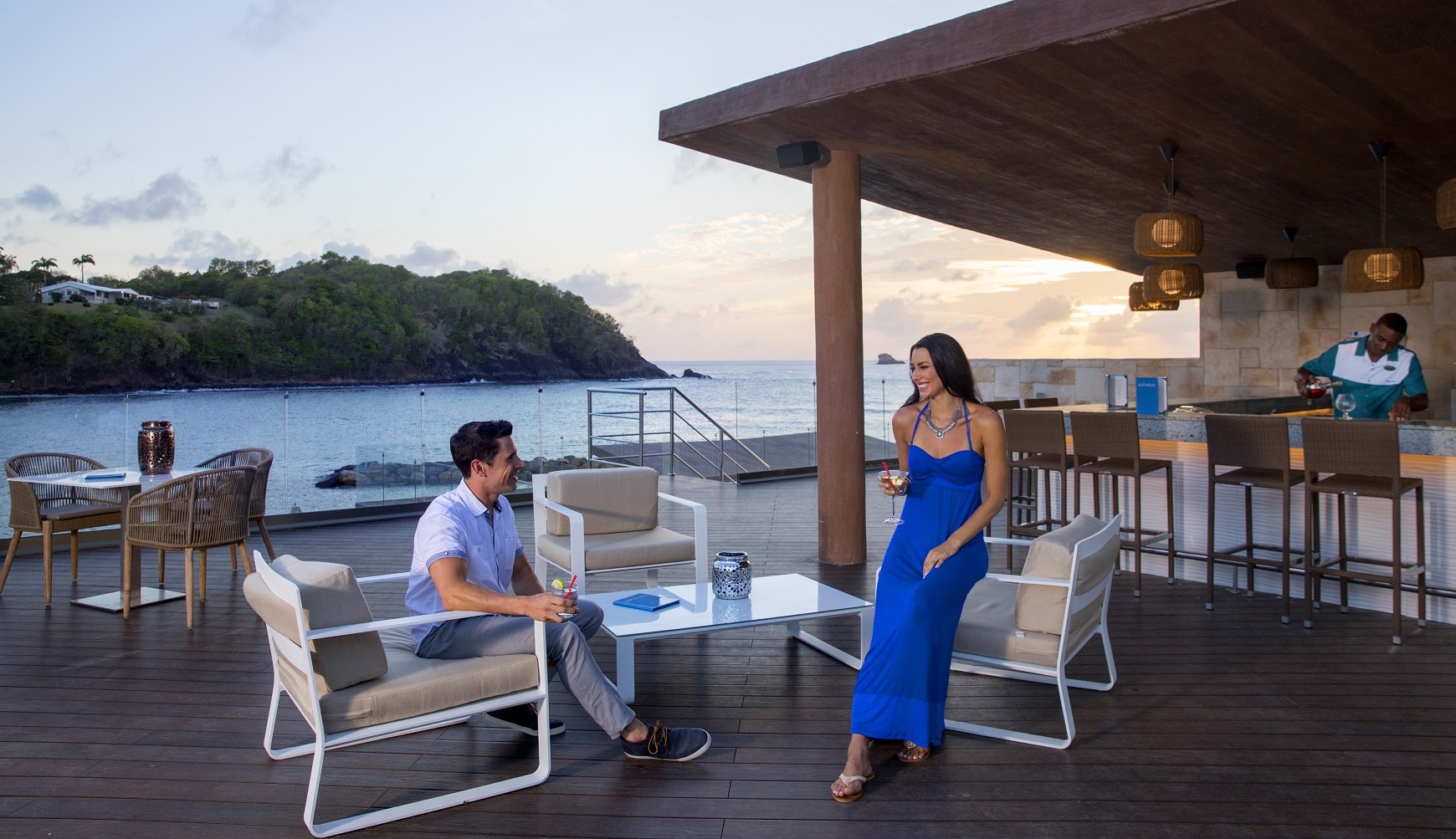 hideaway-royalton-st-aquarius-bar
