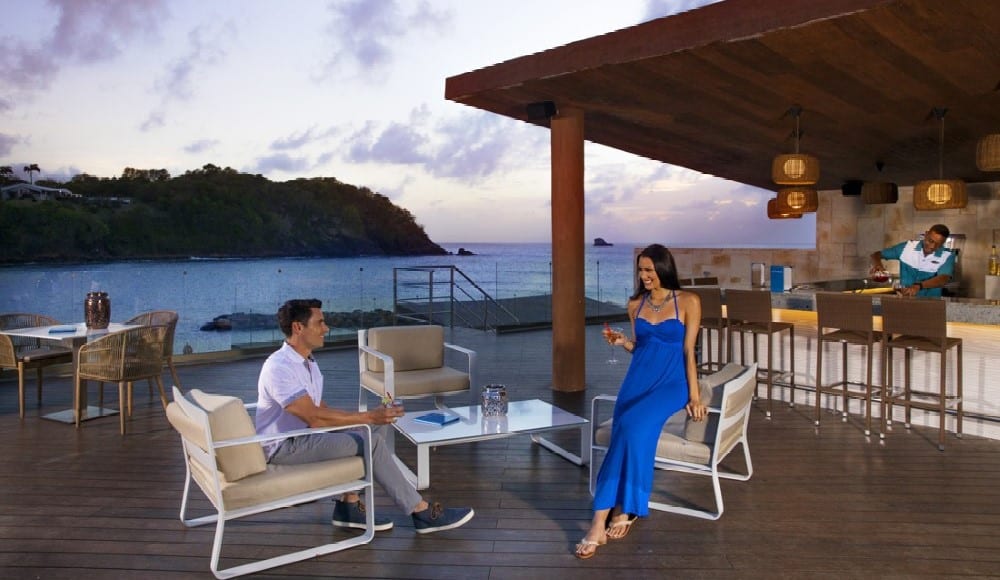 royalton-st-lucia-aquarius-bar