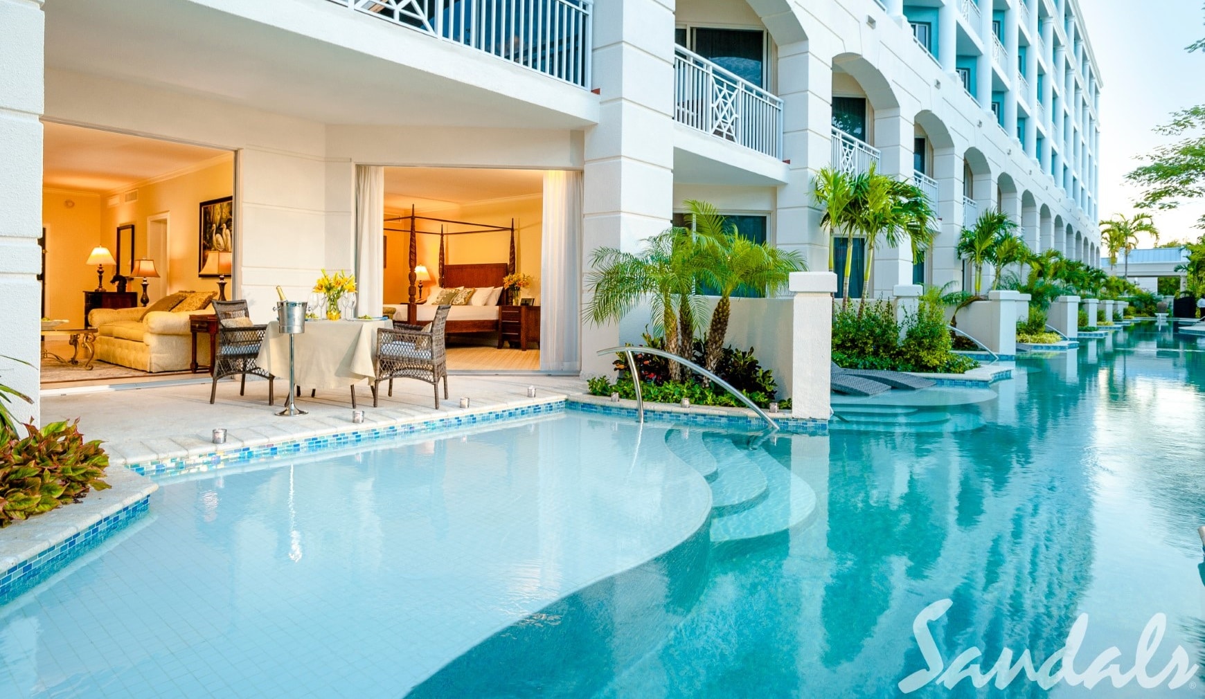 sandals-royal-bahamian-room1136_1bs_magichour_007
