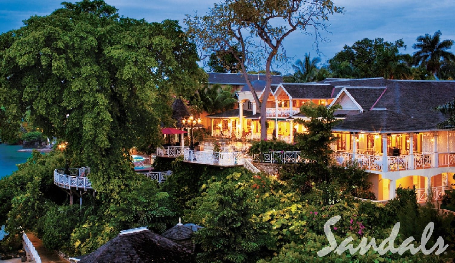 sandals-royal-plantation-night