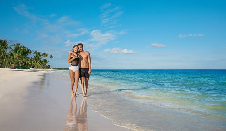 secrets-cap-cana-couple-beach